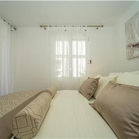 6 Bedroom Beachfront Villa with Heated Pool near Vela Luka on Korcula Island, Sleep 12